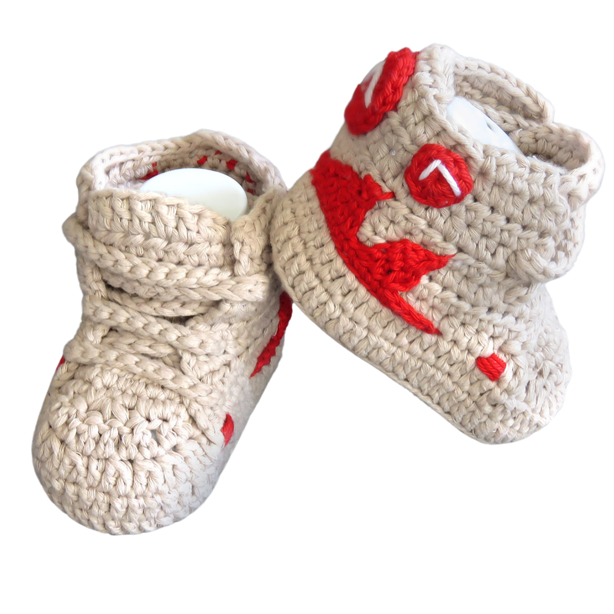 Liebevoll gehäkelte Babyschuhe