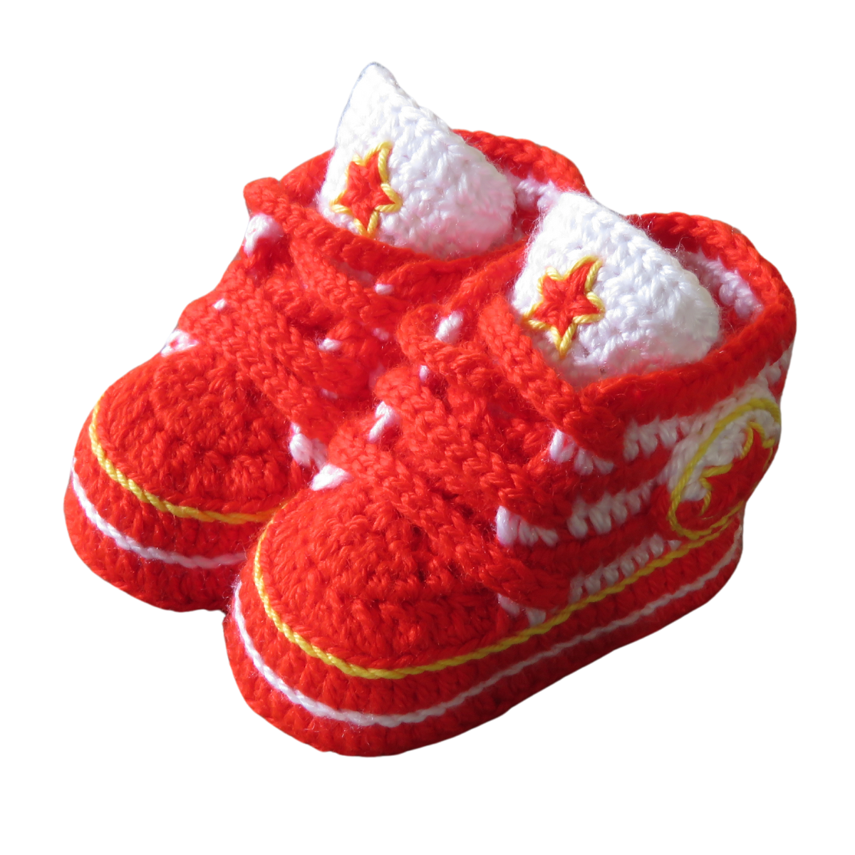 Liebevoll gehäkelte Babyschuhe