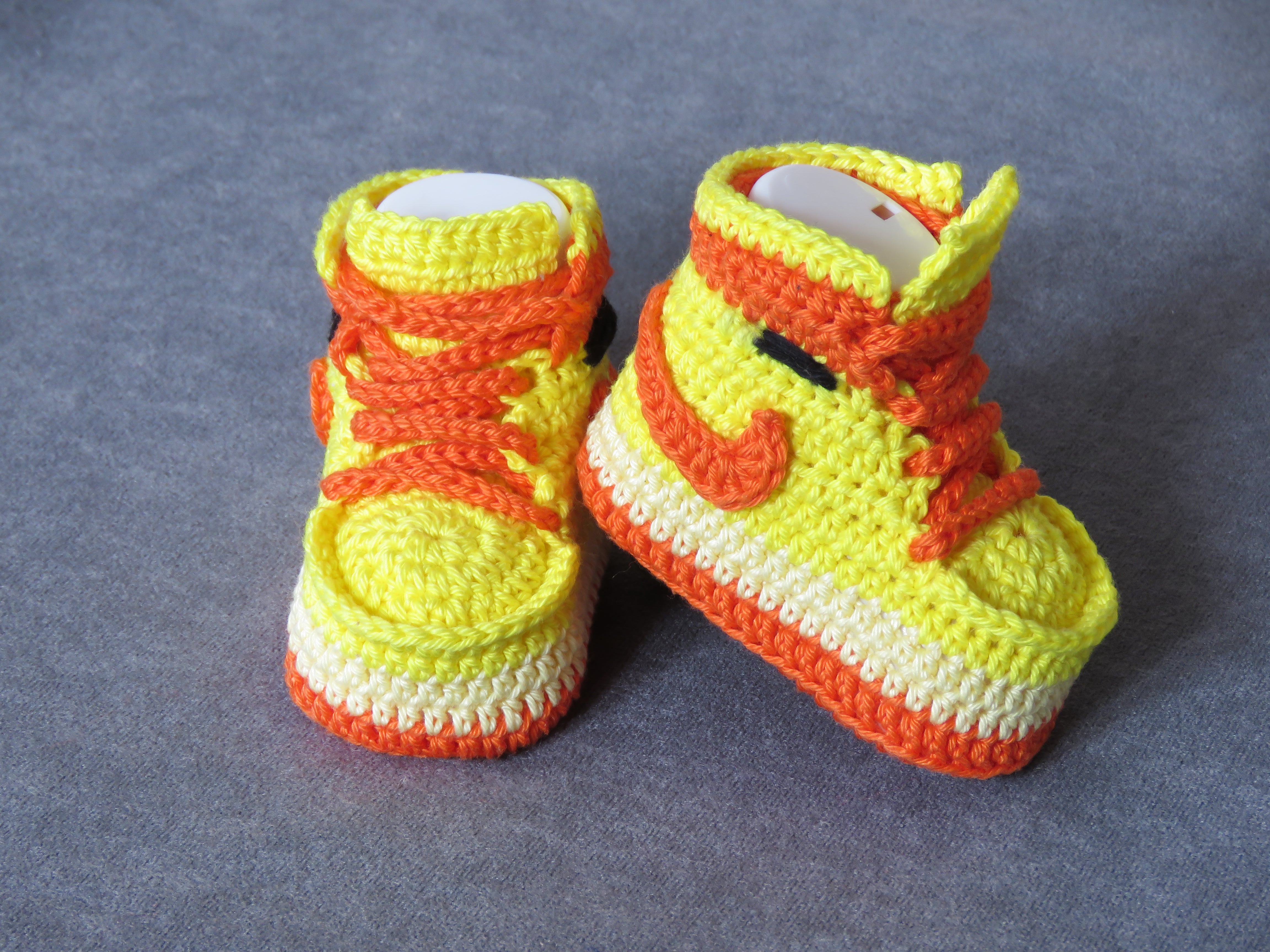 Liebevoll Gehäkelte Babyschuhe