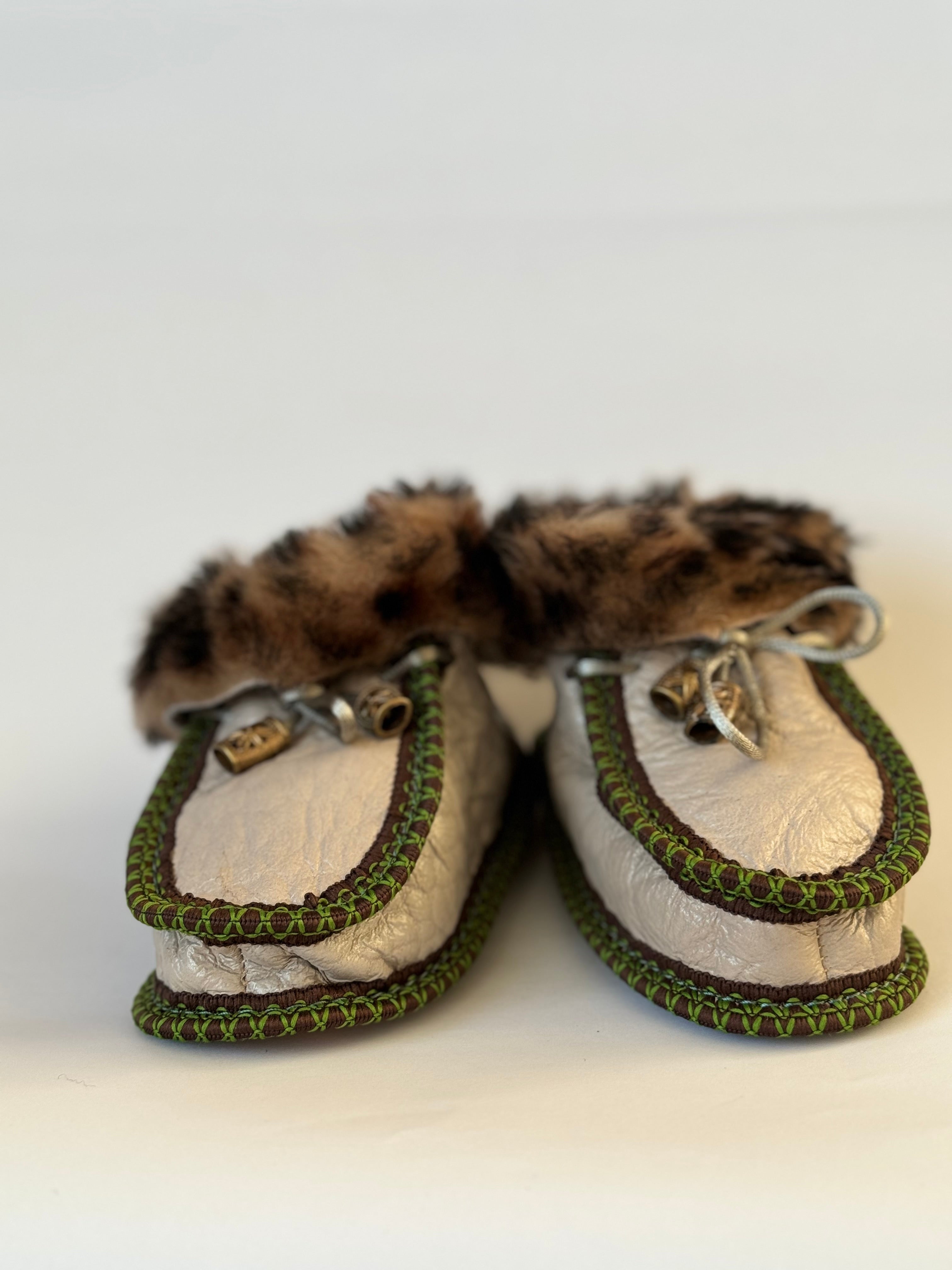 Eskimo Babyschuhe aus Schaffell