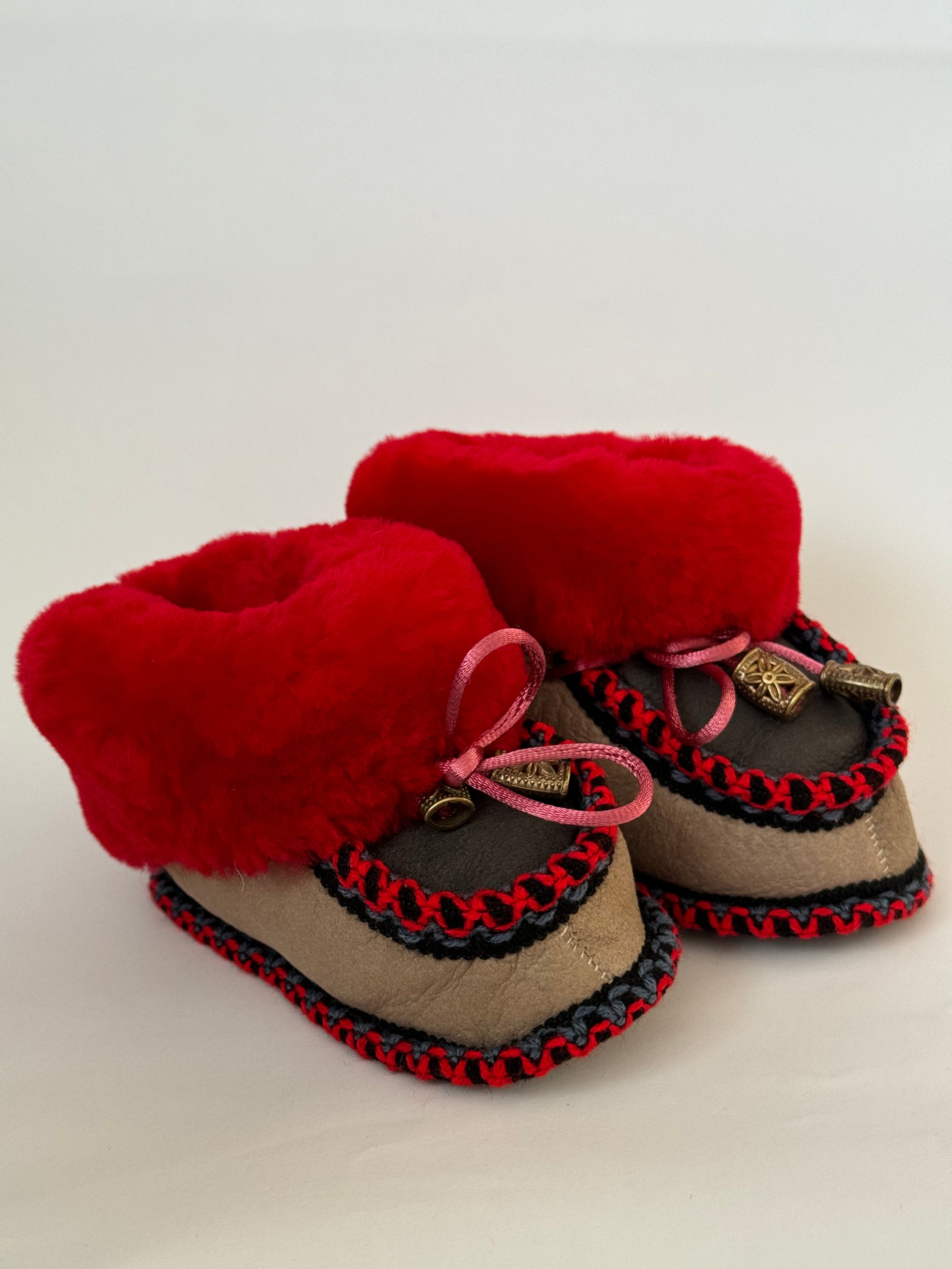 Eskimo Babyschuhe aus Schaffell