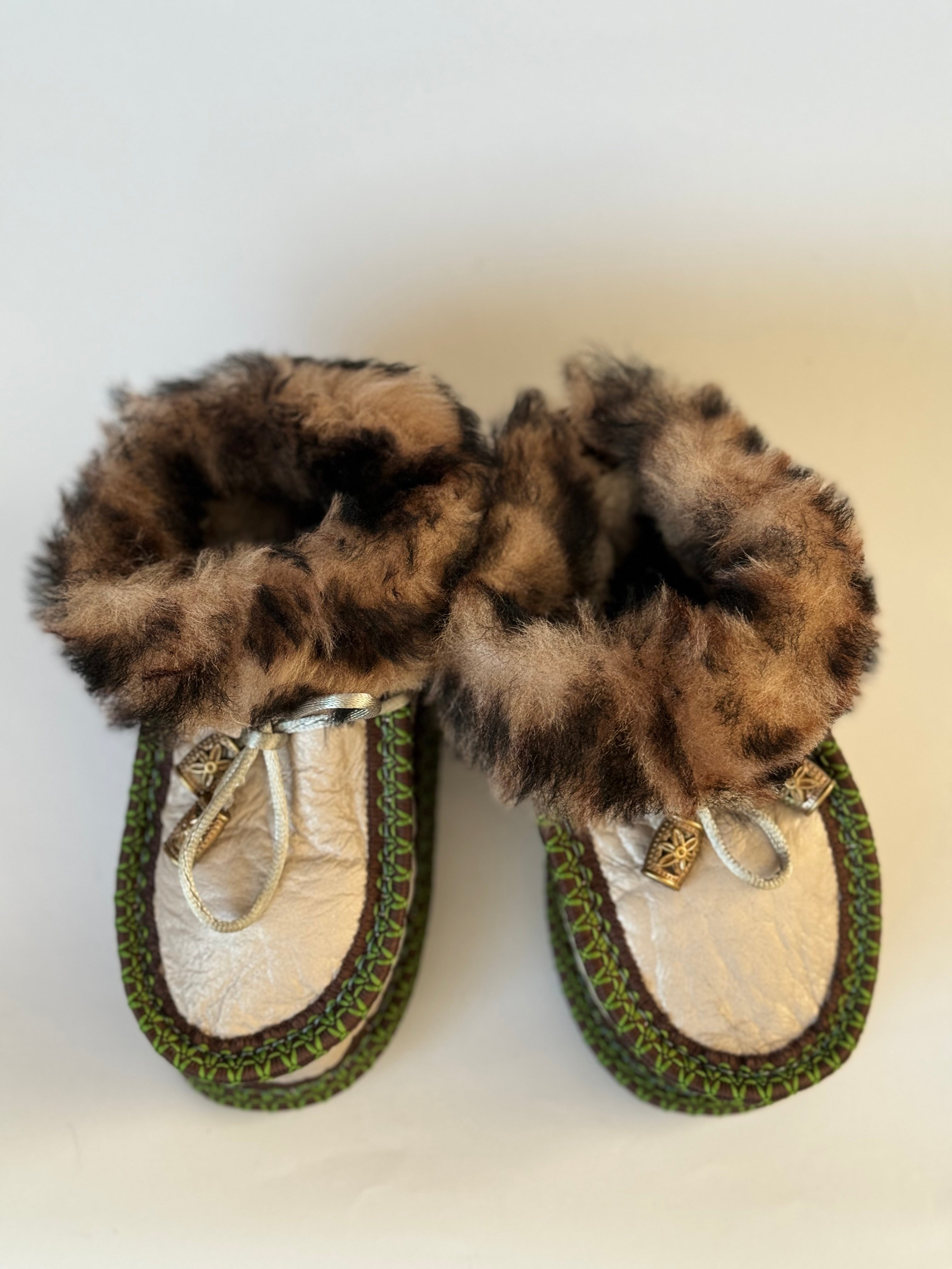 Eskimo Babyschuhe aus Schaffell