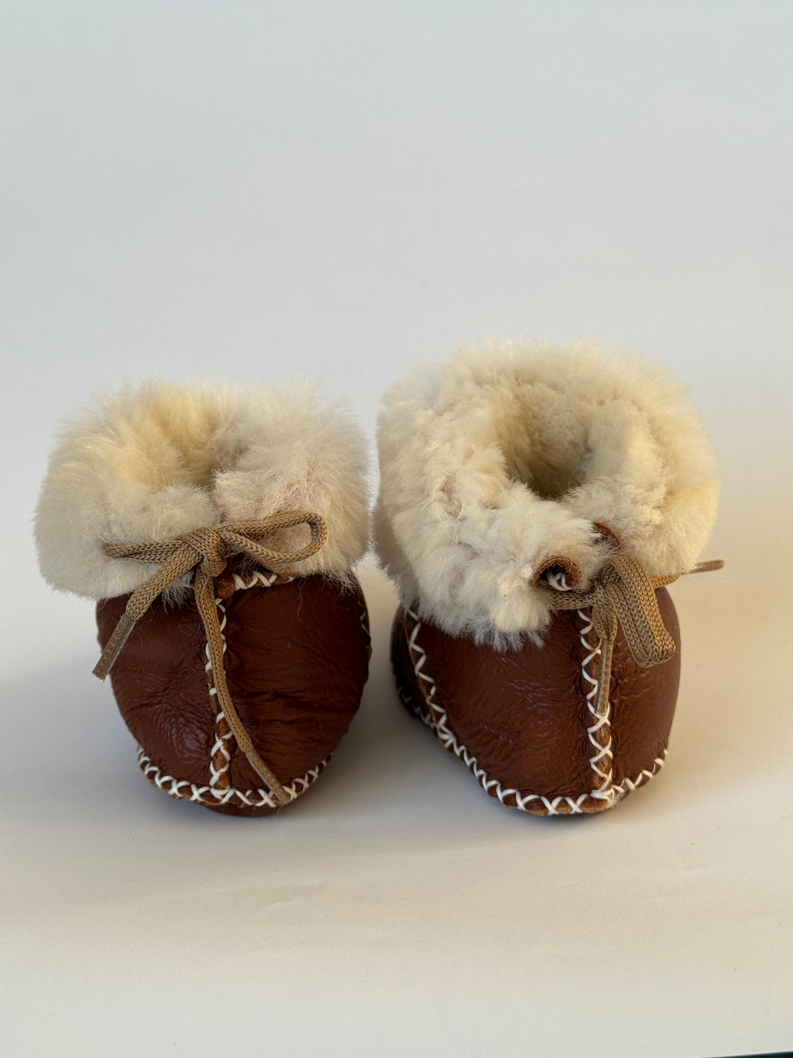 Eskimo Babyschuhe aus Lammfell