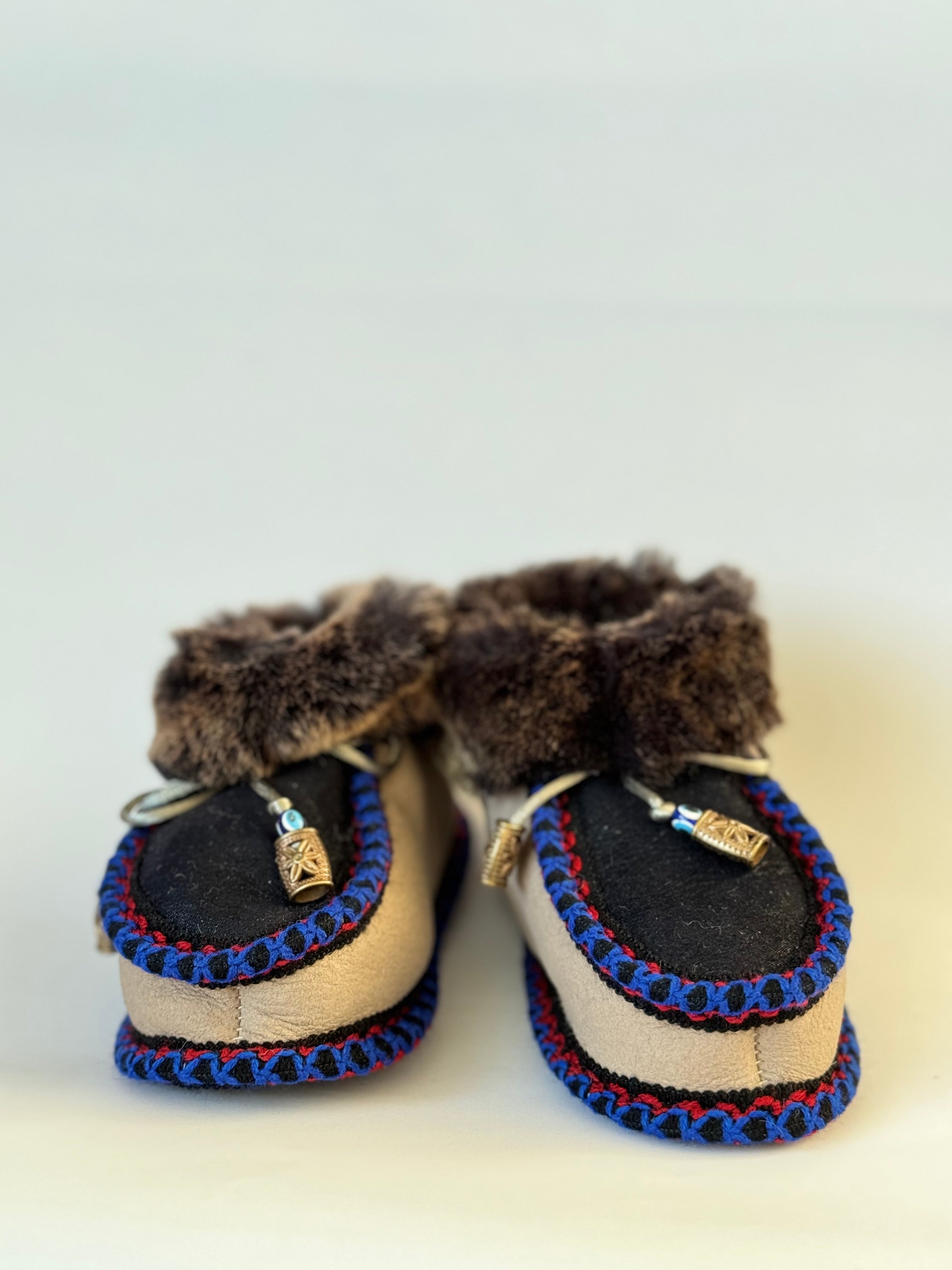 Eskimo Babyschuhe aus Schaffell