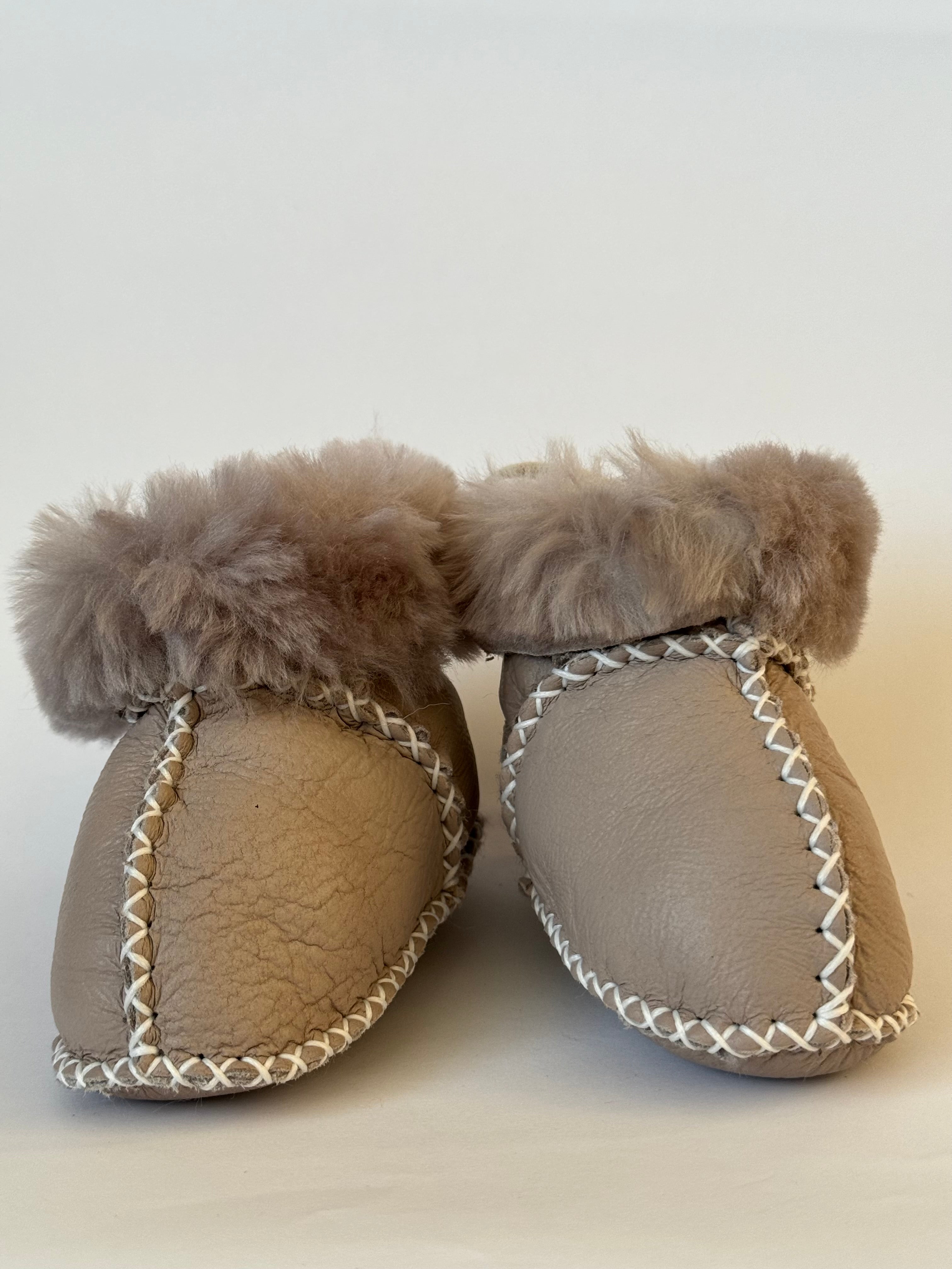 Eskimo Babyschuhe aus Lammfell