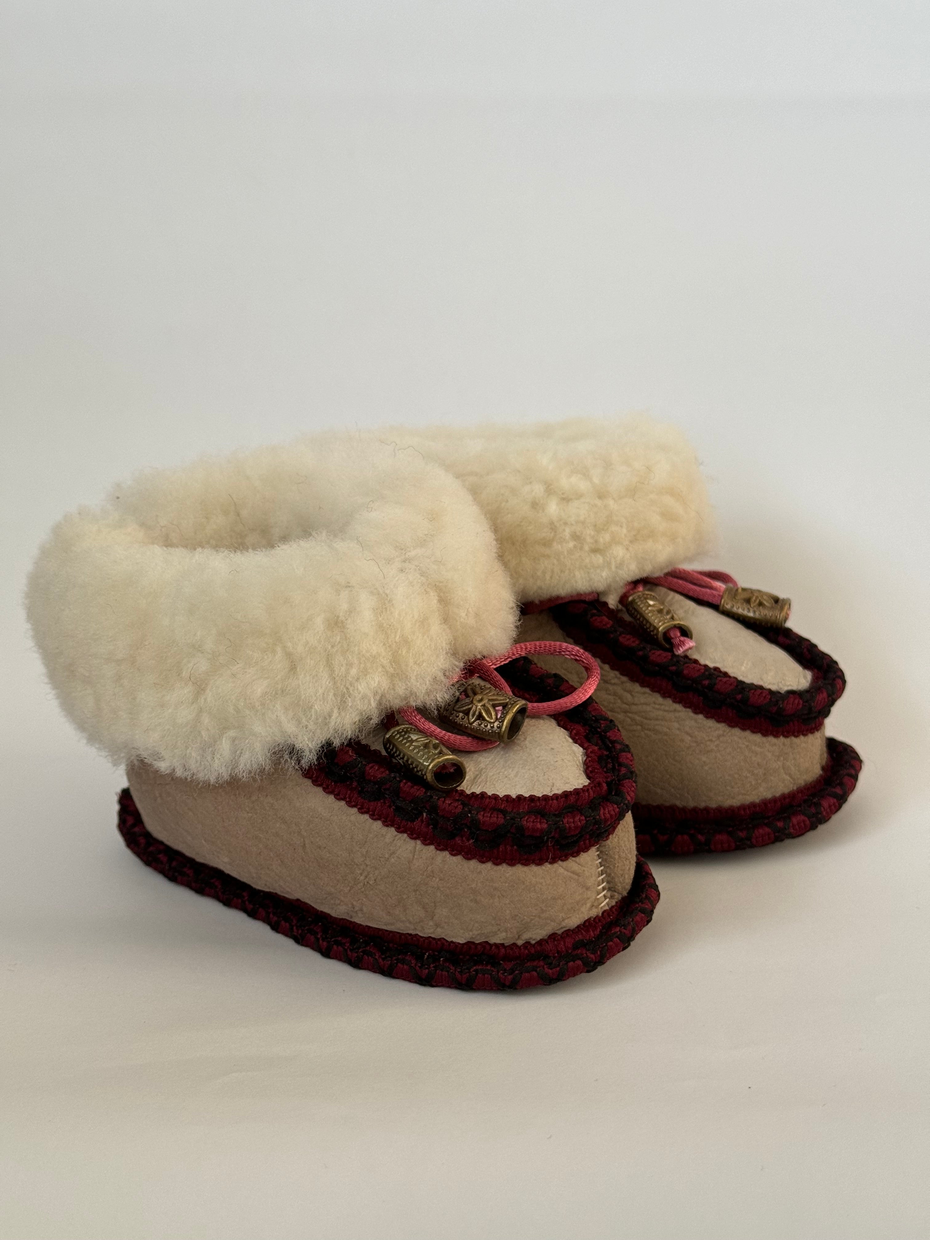 Eskimo Babyschuhe aus Schaffell