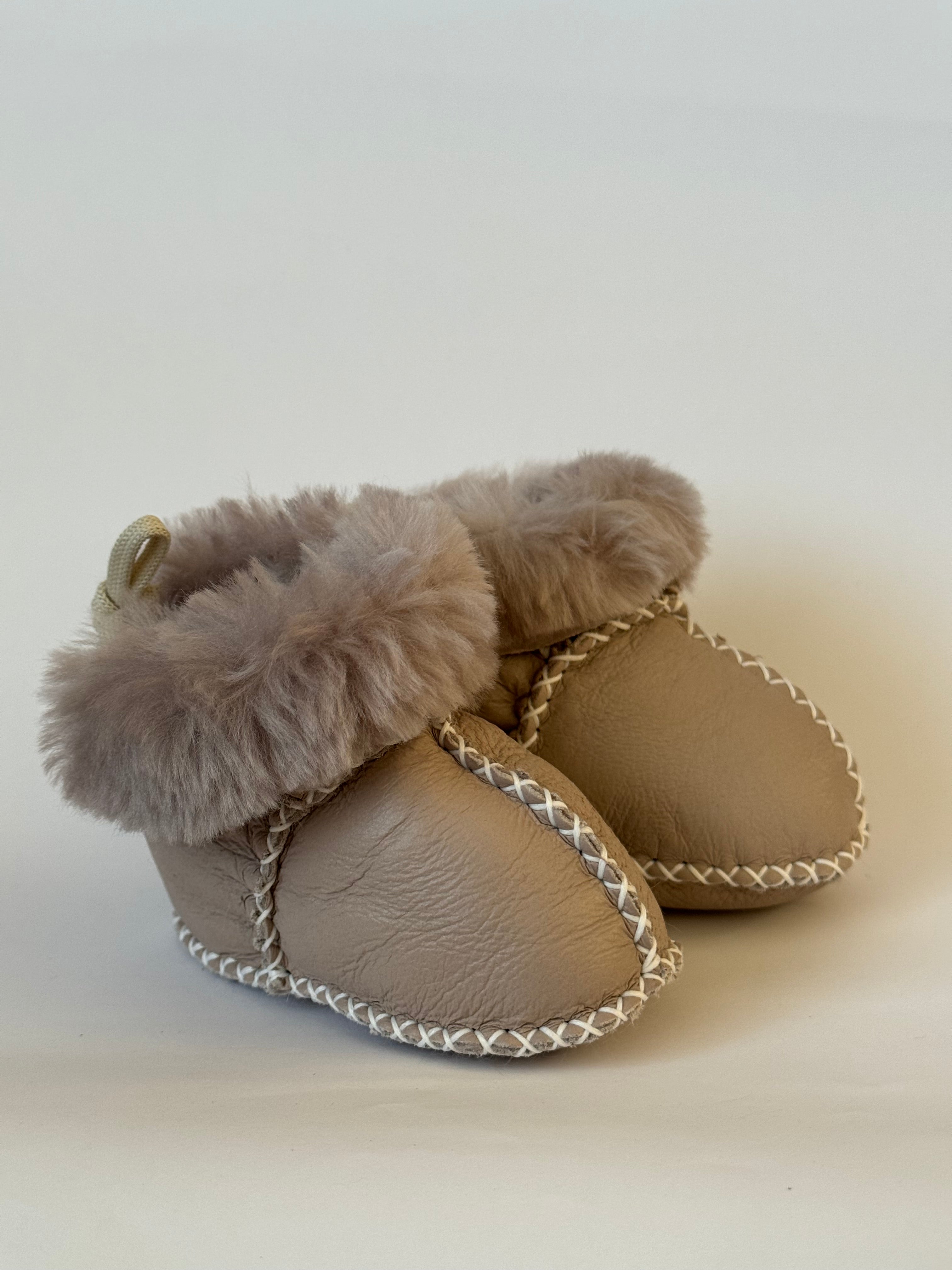 Eskimo Babyschuhe aus Lammfell