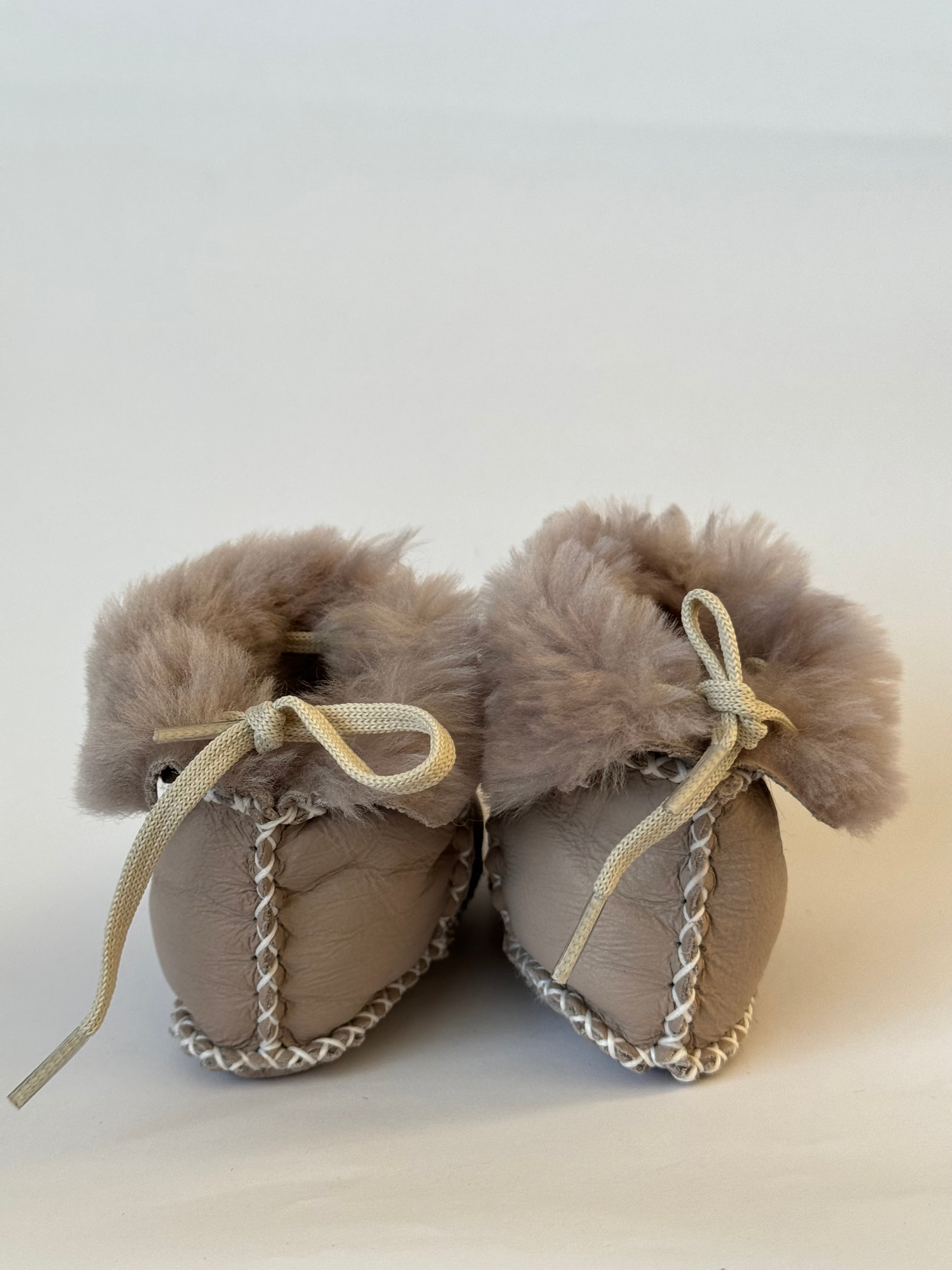 Eskimo Babyschuhe aus Lammfell