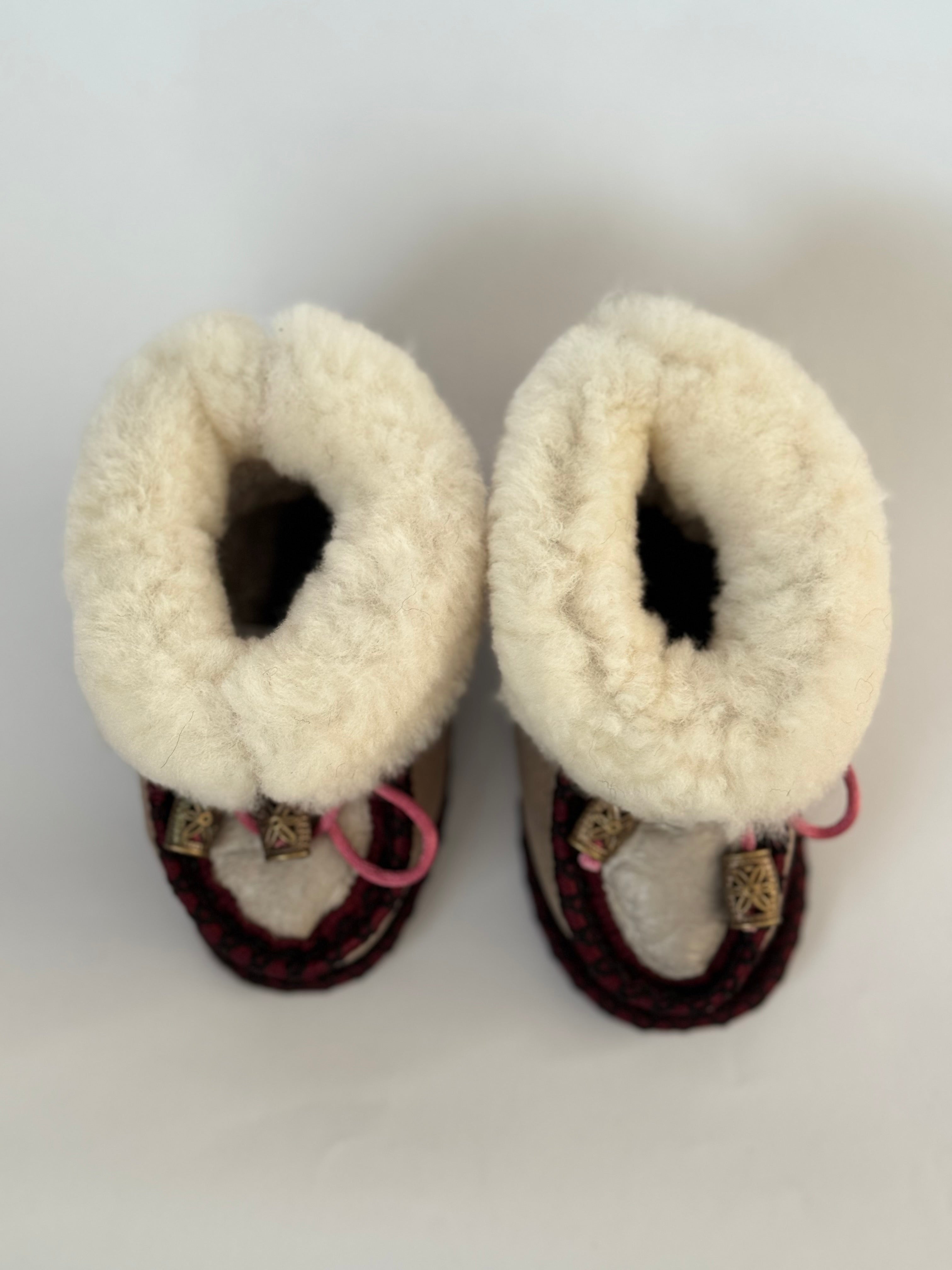 Eskimo Babyschuhe aus Schaffell