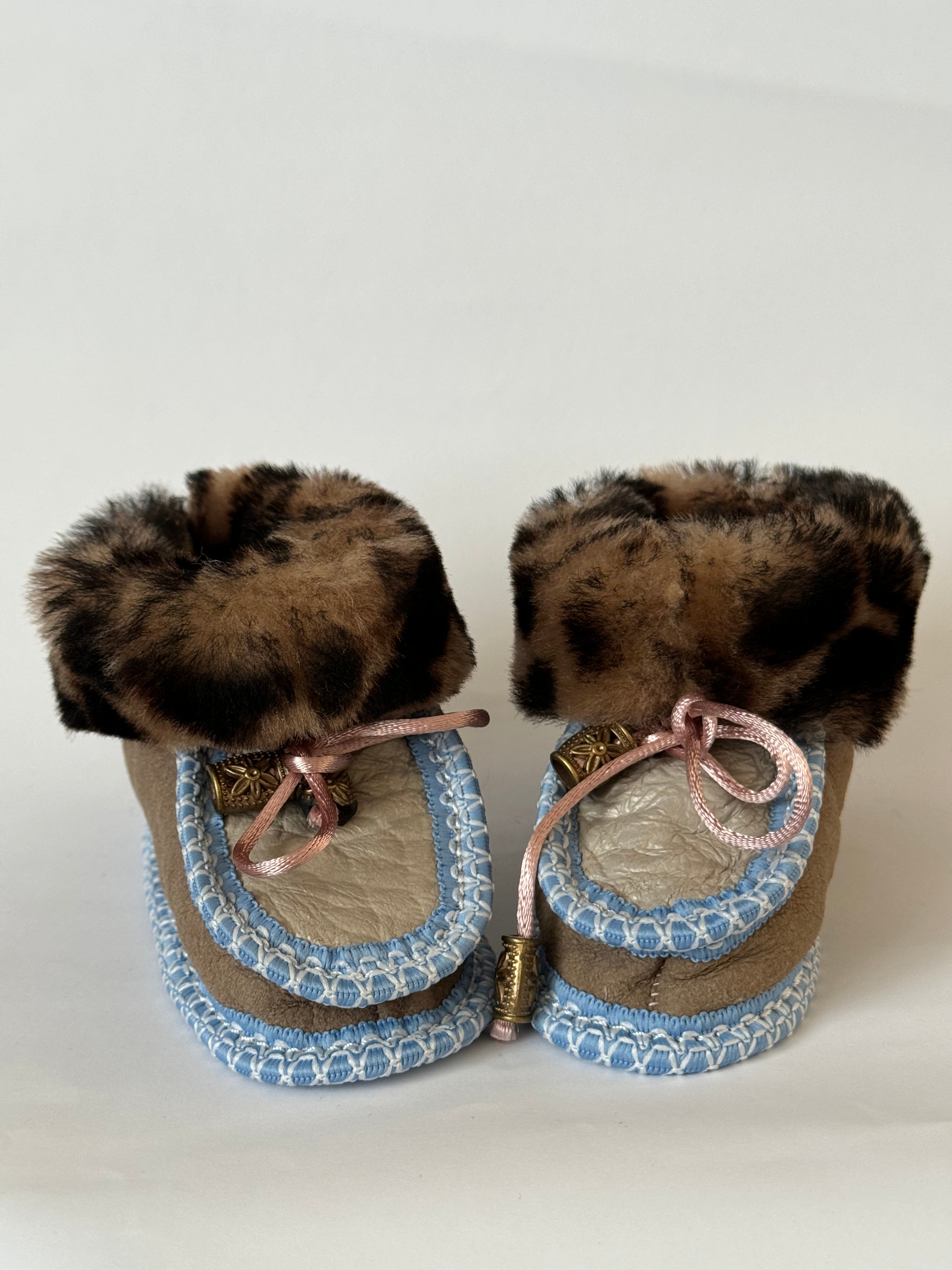 Eskimo Babyschuhe aus Schaffell