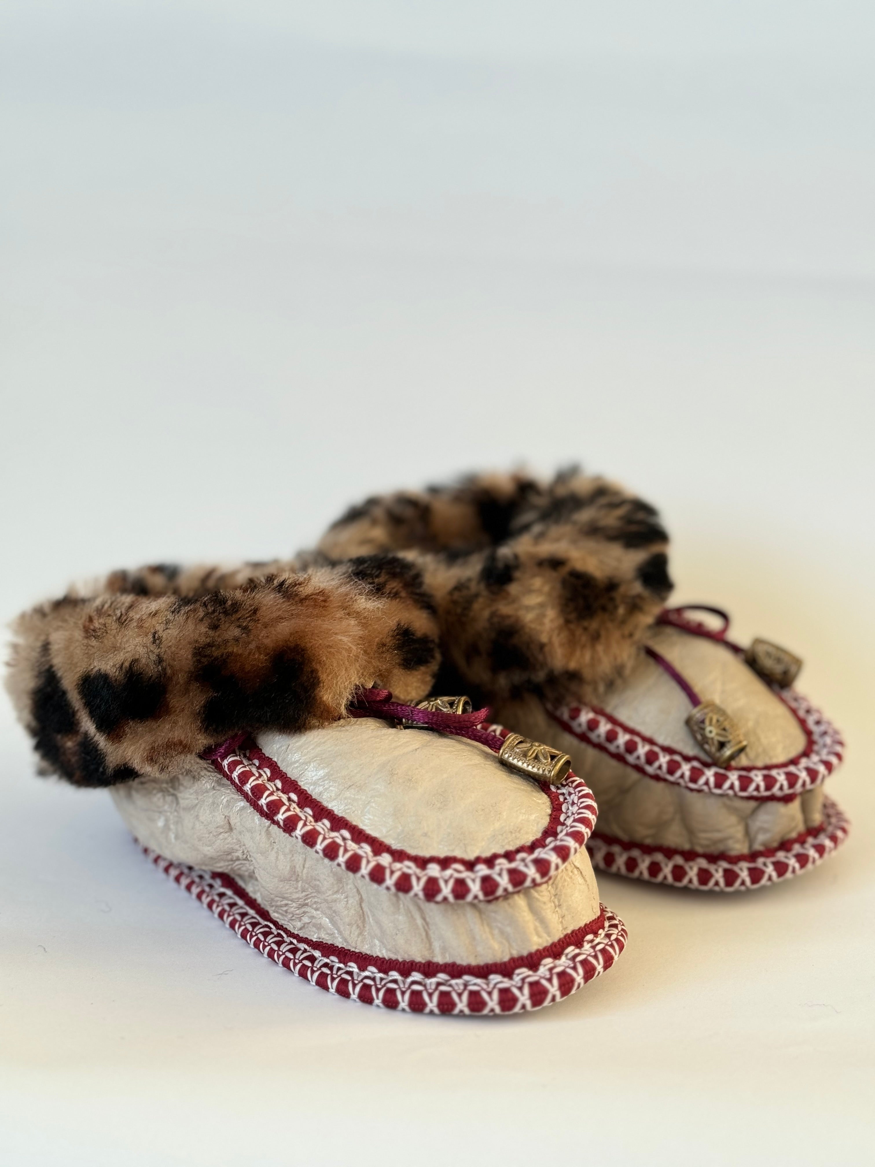 Eskimo Babyschuhe aus Schaffell