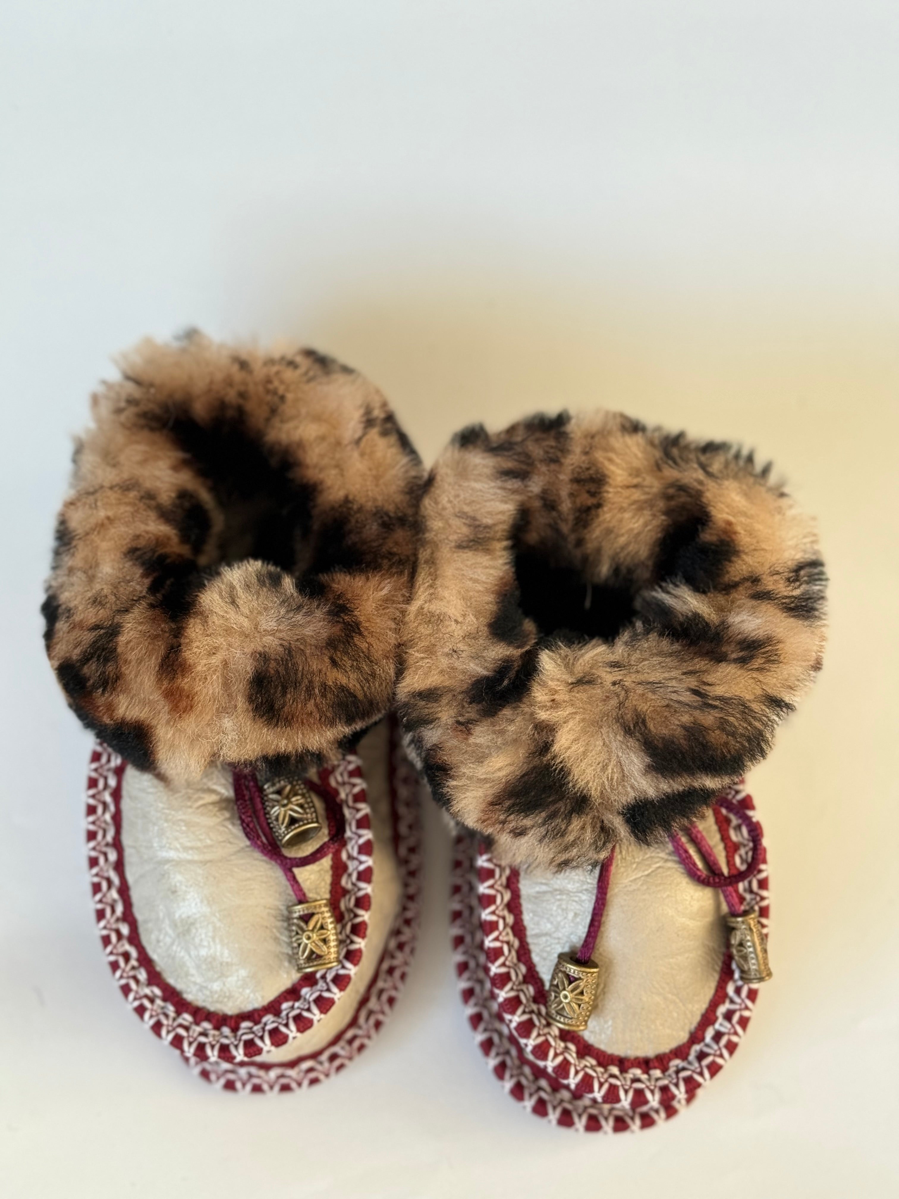 Eskimo Babyschuhe aus Schaffell