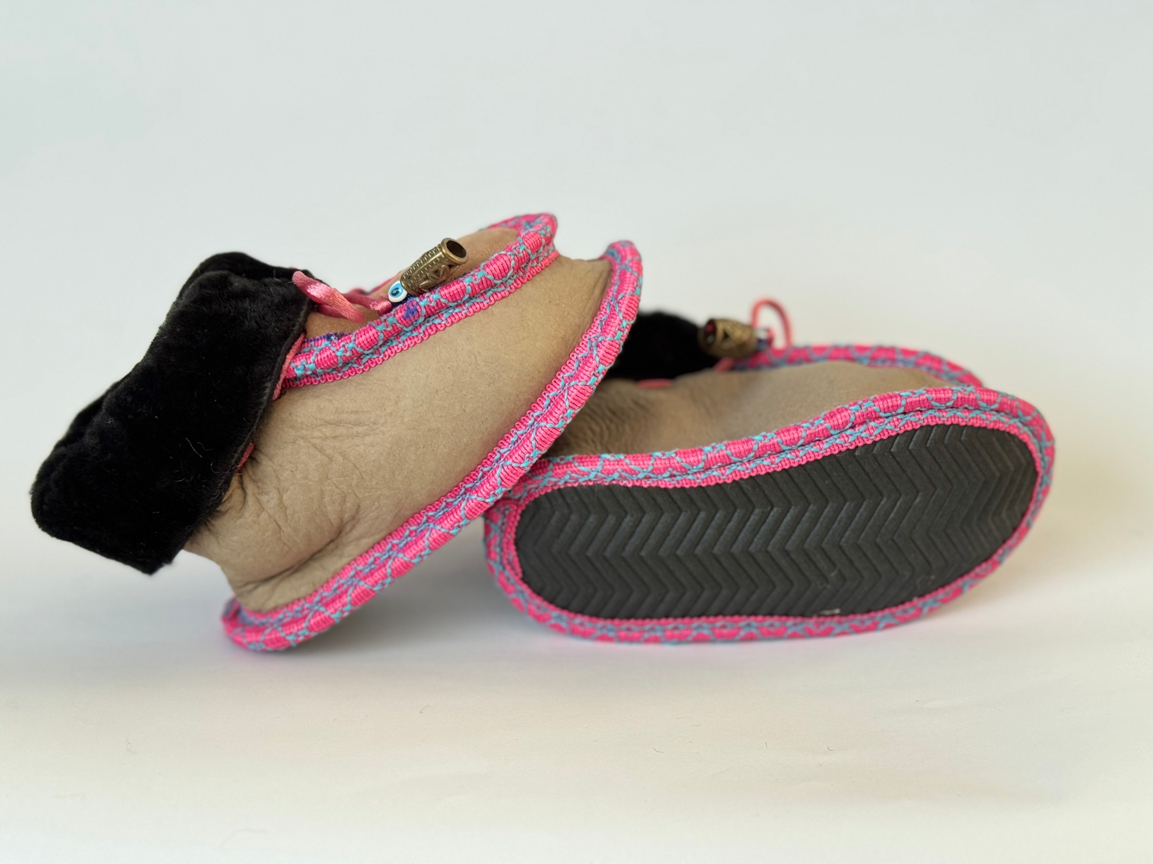 Eskimo Babyschuhe aus Schaffell