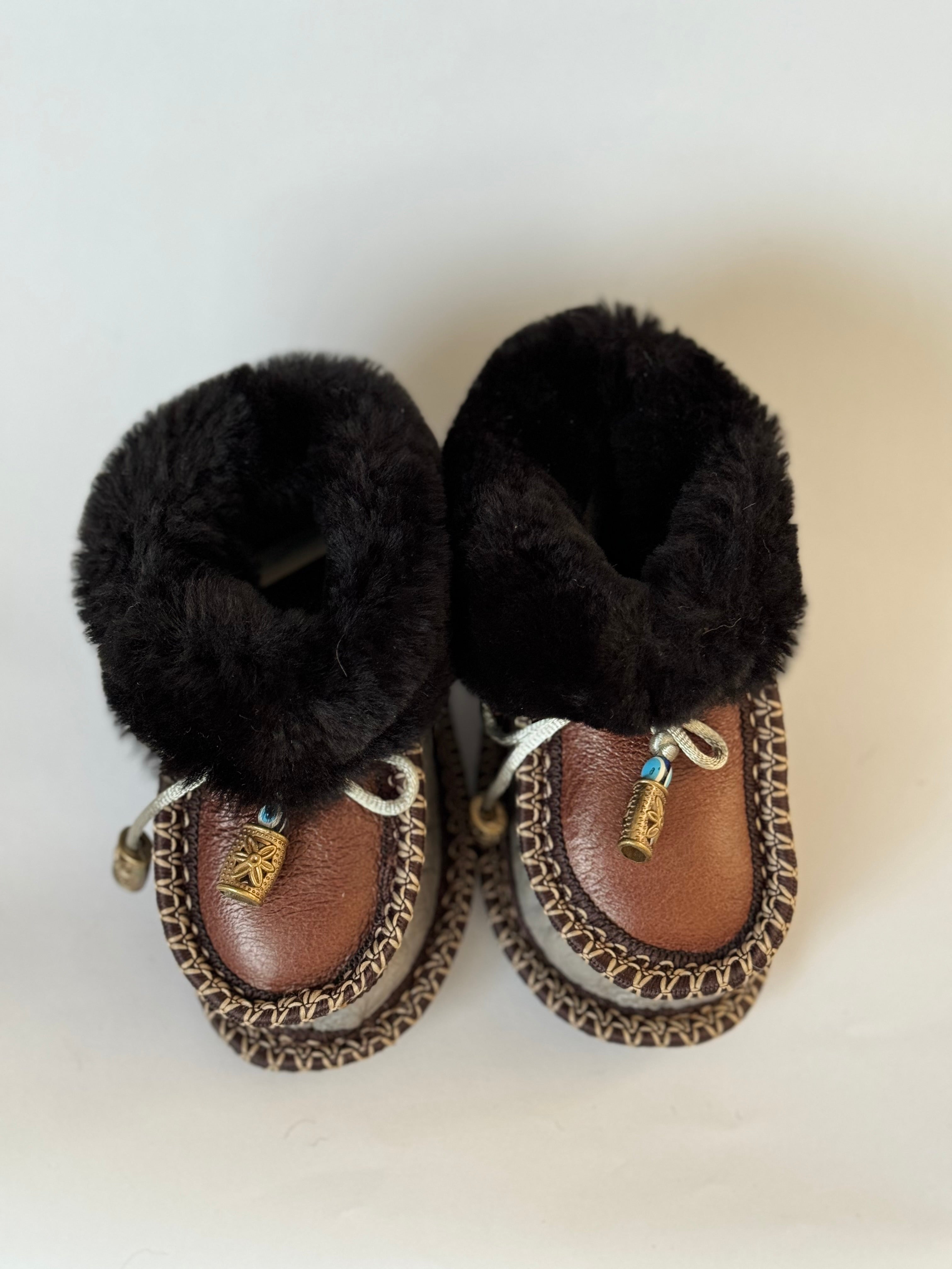 Eskimo Babyschuhe aus Schaffell