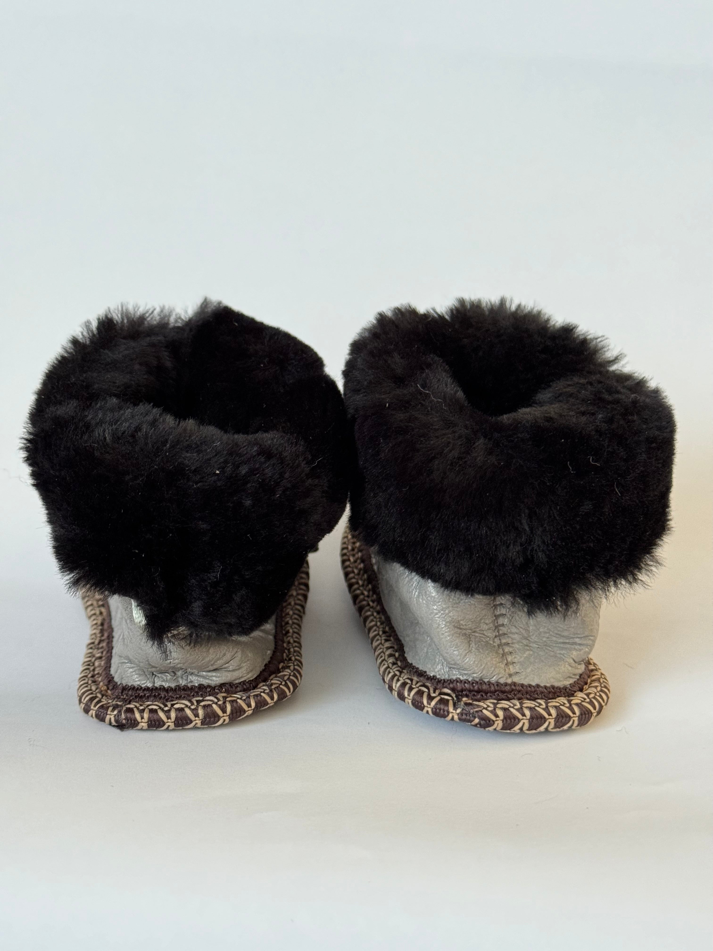 Eskimo Babyschuhe aus Schaffell