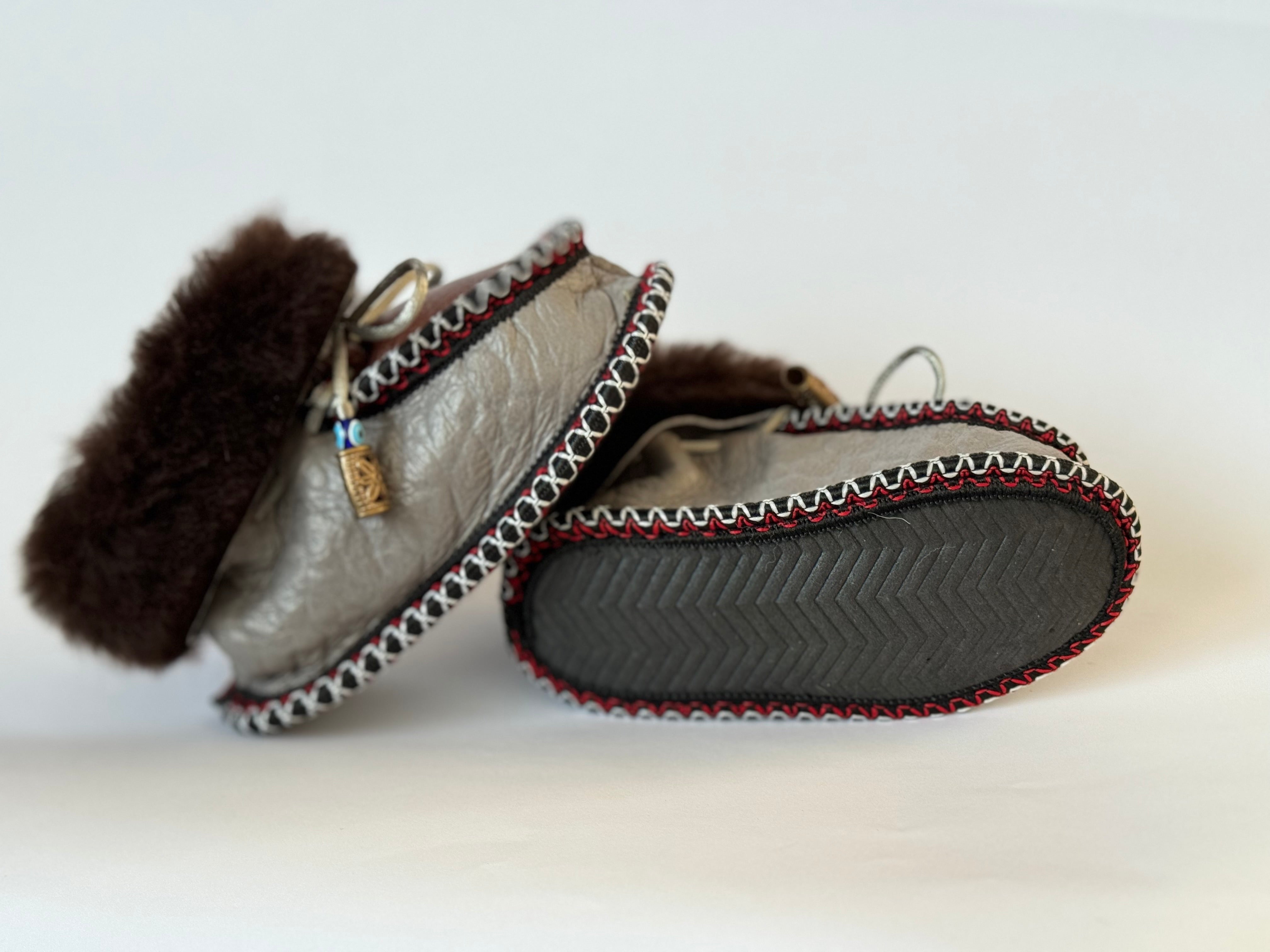 Eskimo Babyschuhe aus Schaffell